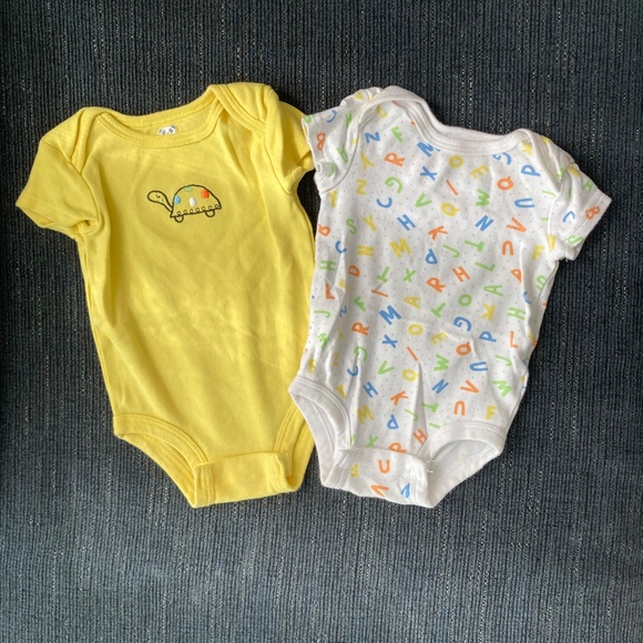 6 Rococo bodysuits 3m - Picture 2 of 4